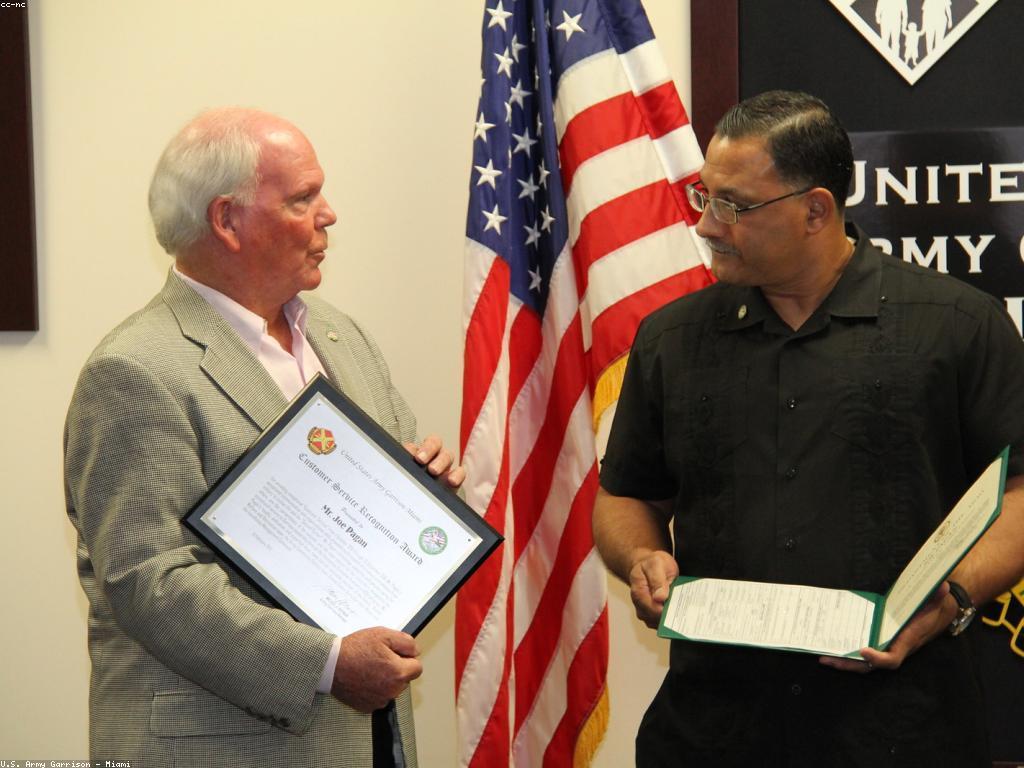 ការវាយតម្លៃ​អ្នកផ្តល់សេវា